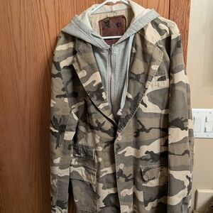 Men's Camouflage Button-Front Jacket with Hooded Insert